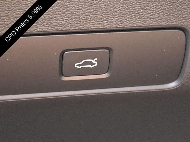 2023 Volvo XC40 B5 AWD Ultimate Bright Theme
