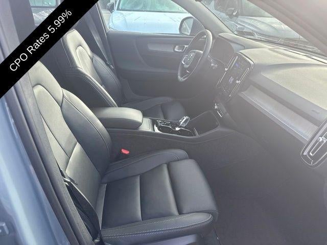 2023 Volvo XC40 B5 AWD Ultimate Bright Theme