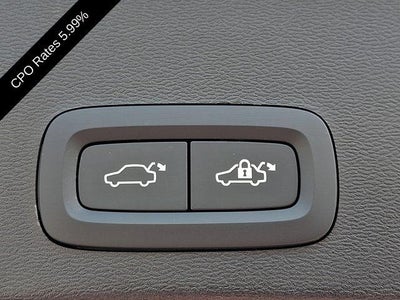 2023 Volvo XC40 B5 AWD Ultimate Bright Theme