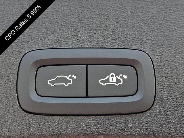 2023 Volvo XC40 B5 AWD Ultimate Bright Theme