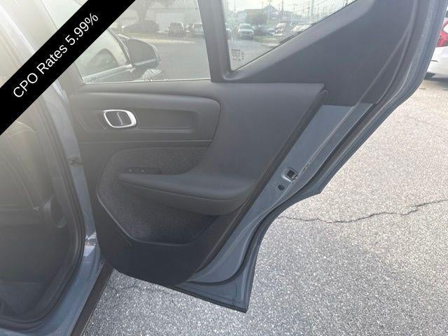 2023 Volvo XC40 B5 AWD Ultimate Bright Theme