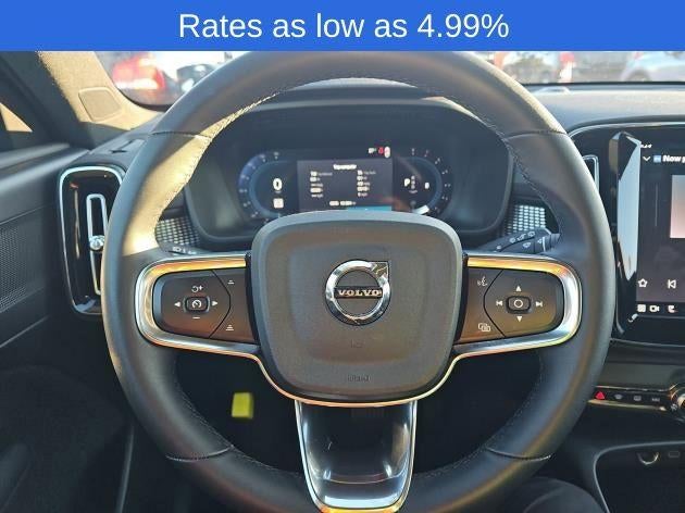 2025 Volvo XC40 B5 AWD Plus Dark Theme