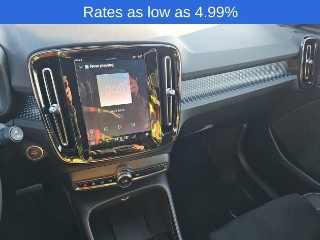 2025 Volvo XC40 B5 AWD Plus Dark Theme