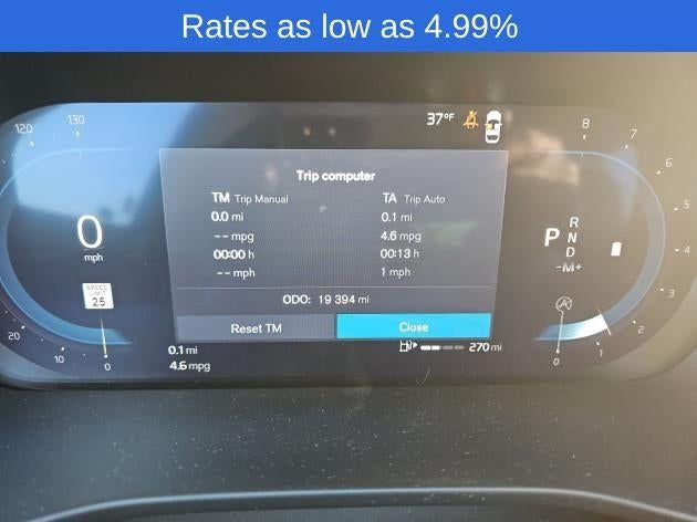 2025 Volvo XC40 B5 AWD Plus Dark Theme