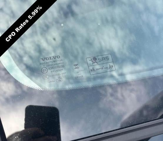 2024 Volvo XC40 B5 AWD Plus Bright Theme