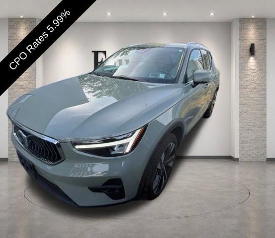 2024 Volvo XC40 B5 AWD Plus Bright Theme