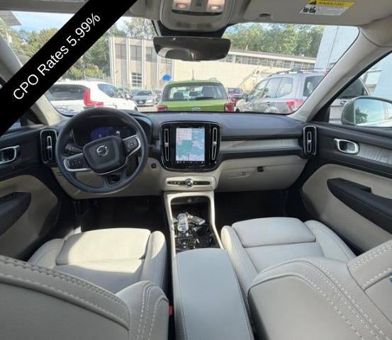 2024 Volvo XC40 B5 AWD Plus Bright Theme