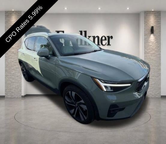 2024 Volvo XC40 B5 AWD Plus Bright Theme
