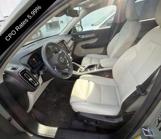 2024 Volvo XC40 B5 AWD Plus Bright Theme
