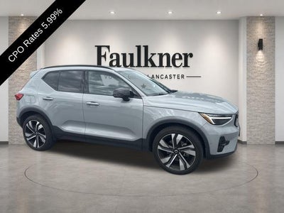 2024 Volvo XC40 B5 AWD Plus Dark Theme