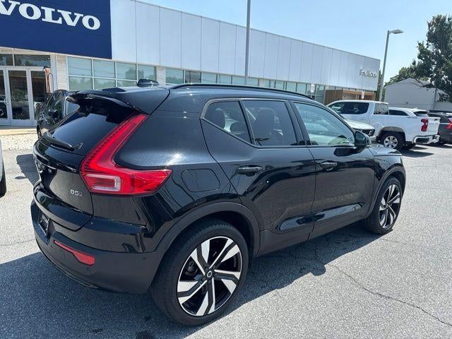 2024 Volvo XC40 B5 AWD Plus Dark Theme