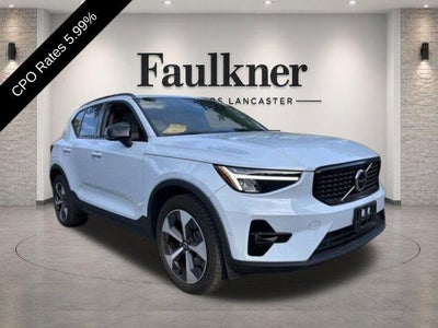 2024 Volvo XC40 B5 AWD Plus Dark Theme