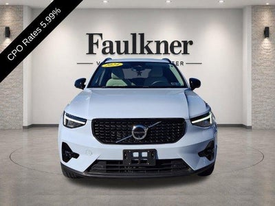 2024 Volvo XC40 B5 AWD Plus Dark Theme