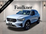 2024 Volvo XC40 B5 AWD Plus Dark Theme
