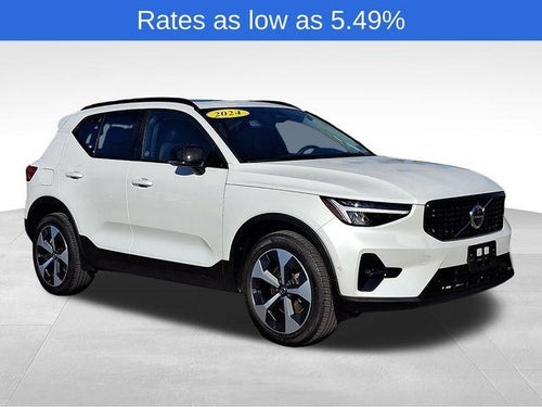 2024 Volvo XC40 B5 AWD Plus Dark Theme
