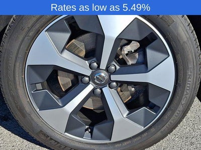 2024 Volvo XC40 B5 AWD Plus Dark Theme