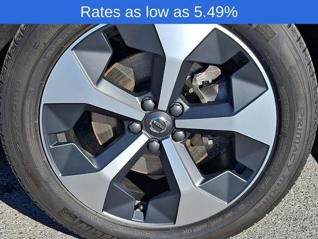 2024 Volvo XC40 B5 AWD Plus Dark Theme