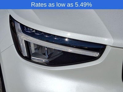 2024 Volvo XC40 B5 AWD Plus Dark Theme