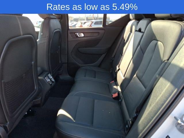 2024 Volvo XC40 B5 AWD Plus Dark Theme