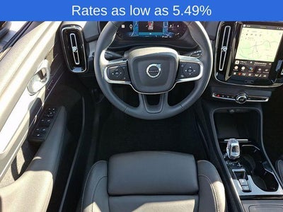 2024 Volvo XC40 B5 AWD Plus Dark Theme