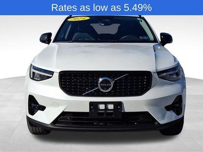 2024 Volvo XC40 B5 AWD Plus Dark Theme
