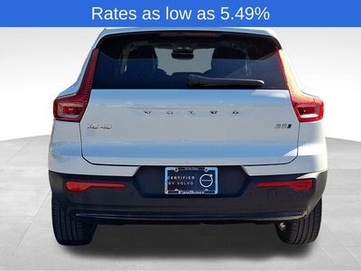 2024 Volvo XC40 B5 AWD Plus Dark Theme