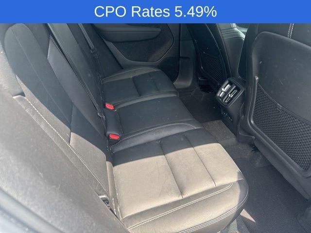 2024 Volvo XC40 B5 AWD Plus Dark Theme