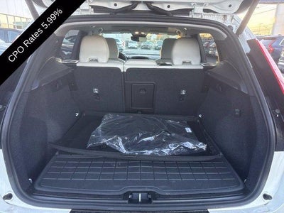 2024 Volvo XC40 B5 AWD Plus Dark Theme