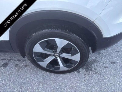 2024 Volvo XC40 B5 AWD Plus Dark Theme