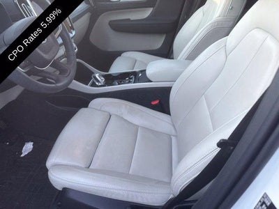 2024 Volvo XC40 B5 AWD Plus Dark Theme