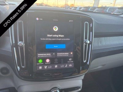 2024 Volvo XC40 B5 AWD Plus Dark Theme