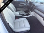 2024 Volvo XC40 B5 AWD Plus Dark Theme