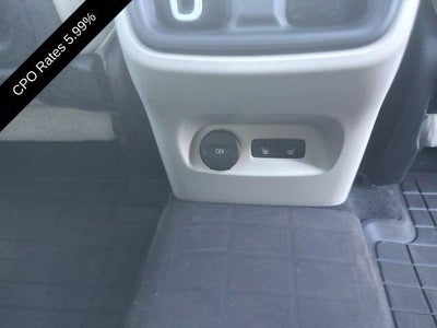 2024 Volvo XC40 B5 AWD Plus Dark Theme
