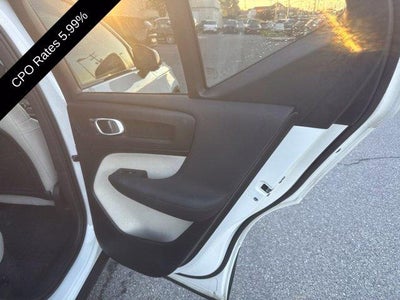 2024 Volvo XC40 B5 AWD Plus Dark Theme