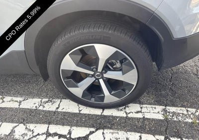 2024 Volvo XC40 B5 AWD Plus Dark Theme