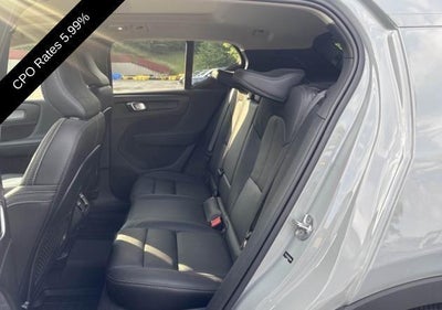 2024 Volvo XC40 B5 AWD Plus Dark Theme