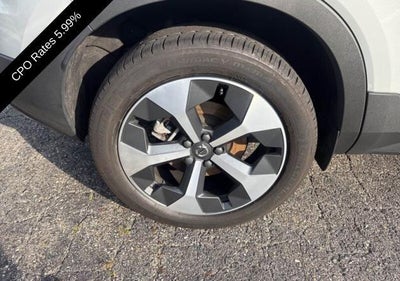 2024 Volvo XC40 B5 AWD Plus Dark Theme