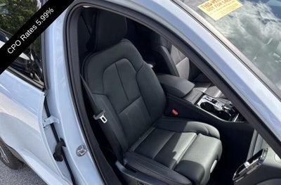 2024 Volvo XC40 B5 AWD Plus Dark Theme