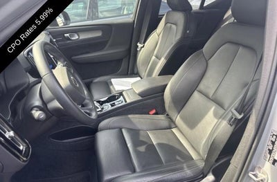 2024 Volvo XC40 B5 AWD Plus Dark Theme