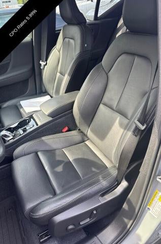 2024 Volvo XC40 B5 AWD Plus Dark Theme