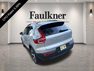2024 Volvo XC40 B5 AWD Plus Dark Theme
