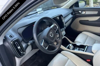 2024 Volvo XC40 B5 AWD Plus Dark Theme
