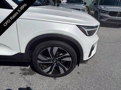 2024 Volvo XC40 B5 AWD Ultimate Dark Theme
