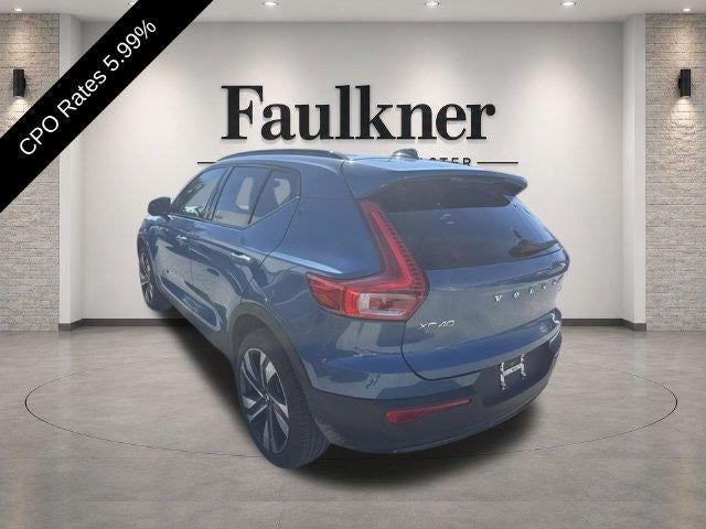 2025 Volvo XC40 B5 AWD Ultra Dark Theme