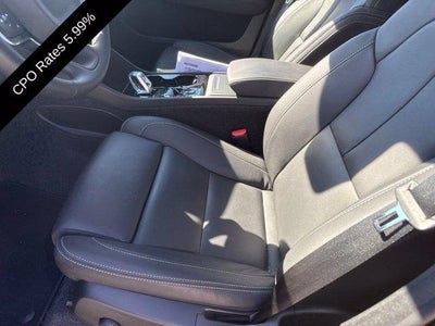 2025 Volvo XC40 B5 AWD Ultra Dark Theme