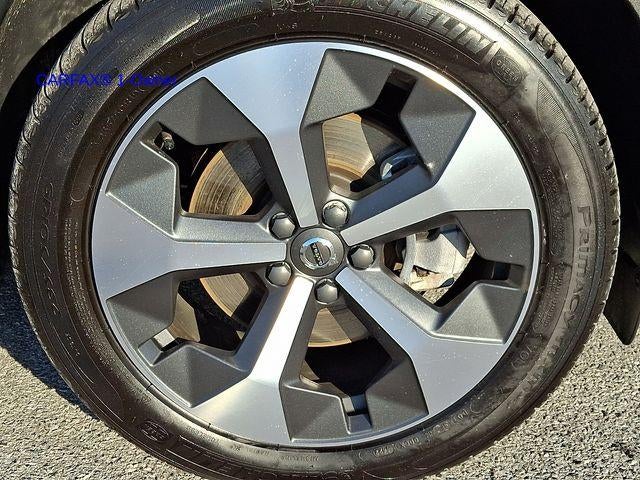 2023 Volvo XC40 B5 AWD Plus Bright Theme