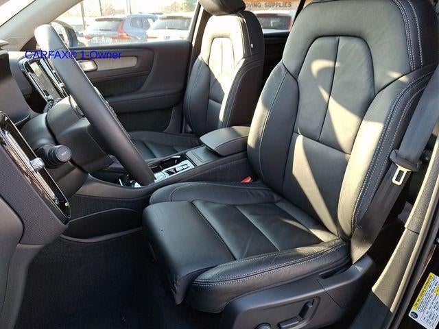 2023 Volvo XC40 B5 AWD Plus Bright Theme