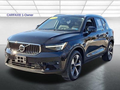 2023 Volvo XC40 B5 AWD Plus Bright Theme