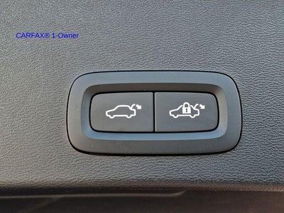 2023 Volvo XC40 B5 AWD Plus Bright Theme