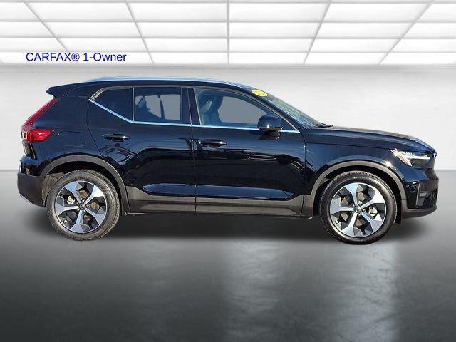 2023 Volvo XC40 B5 AWD Plus Bright Theme
